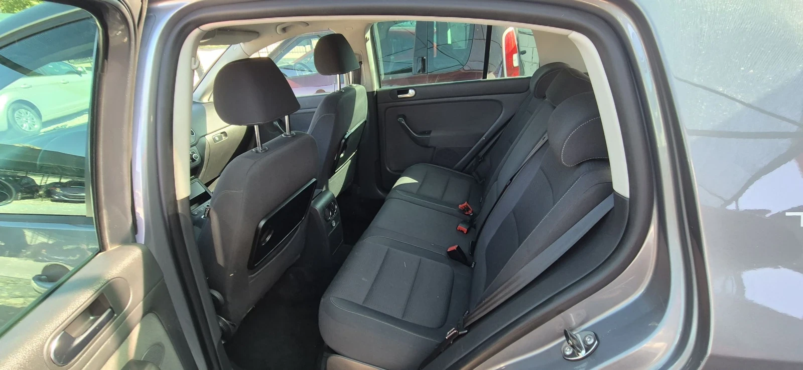 VW Golf Plus 1.6TDI, снимка 11 - Автомобили и джипове - 54965942