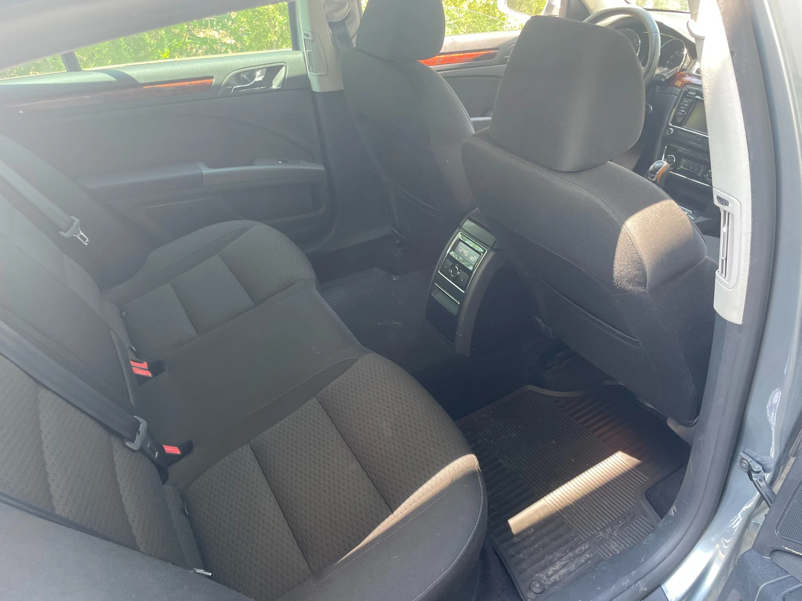 Skoda Superb 2.0 TDI-CR, снимка 4 - Автомобили и джипове - 55559040