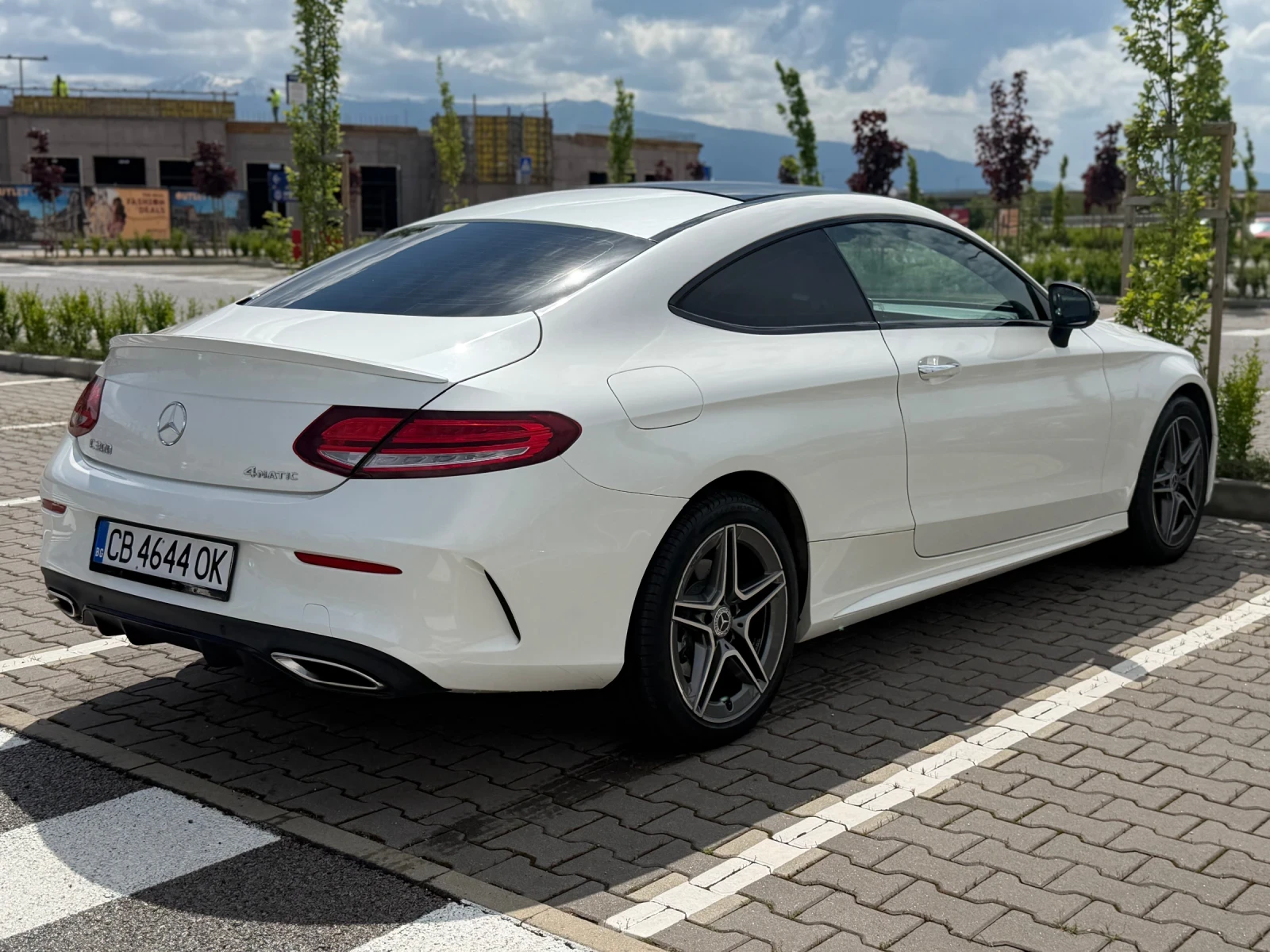 Mercedes-Benz C 300 4Matic / AMG / Burmester / Pano / 65k km, снимка 7 - Автомобили и джипове - 55799456