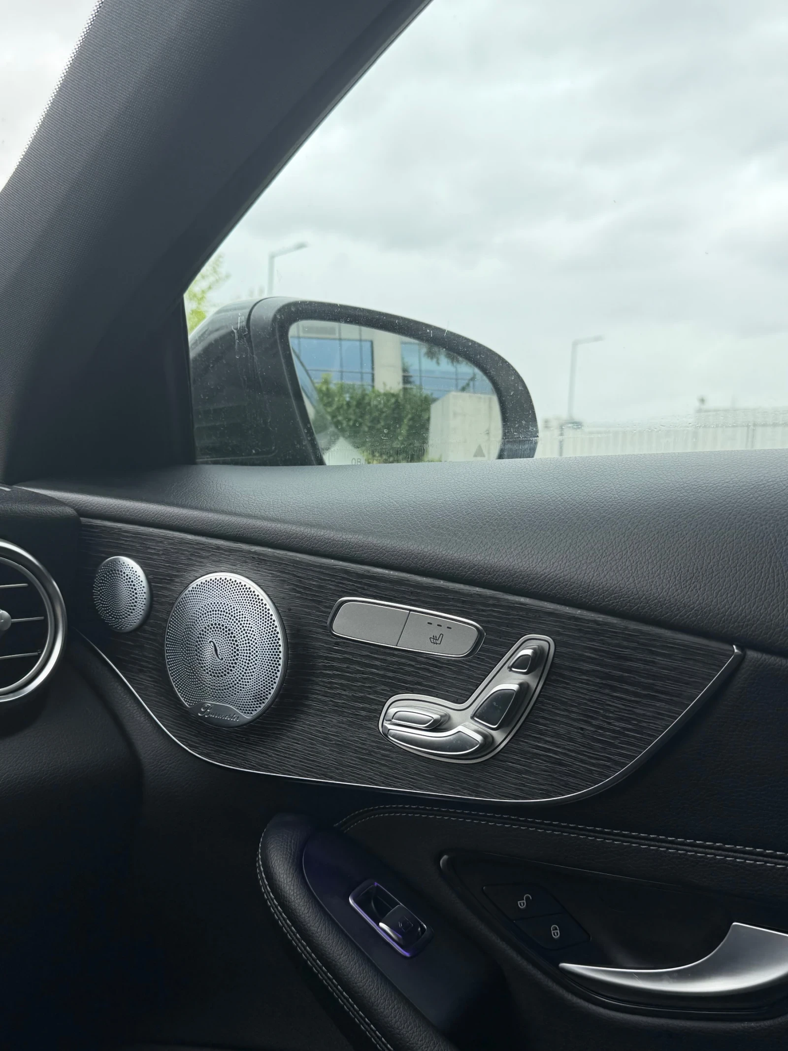 Mercedes-Benz C 300 4Matic / AMG / Burmester / Pano / 65k km, снимка 14 - Автомобили и джипове - 55799456