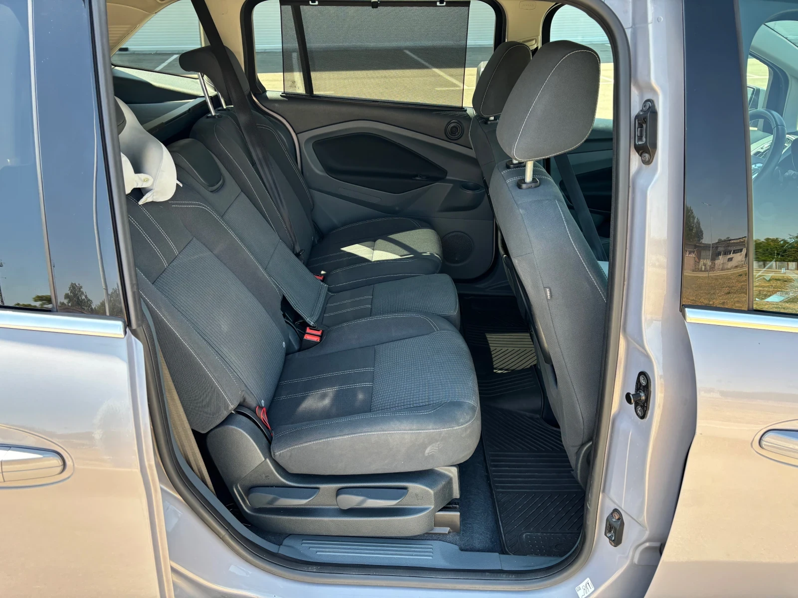 Ford Grand C-Max 2.0d Titanium, снимка 12 - Автомобили и джипове - 55854155