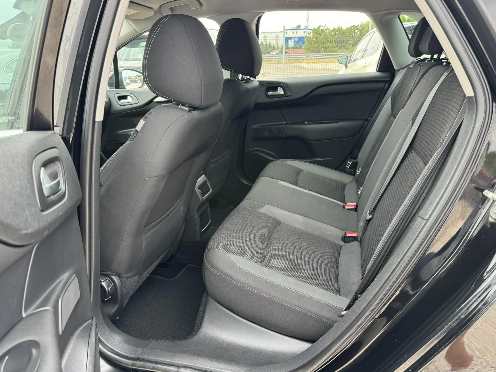 Citroen C4 1.6HDI, снимка 9 - Автомобили и джипове - 55900067