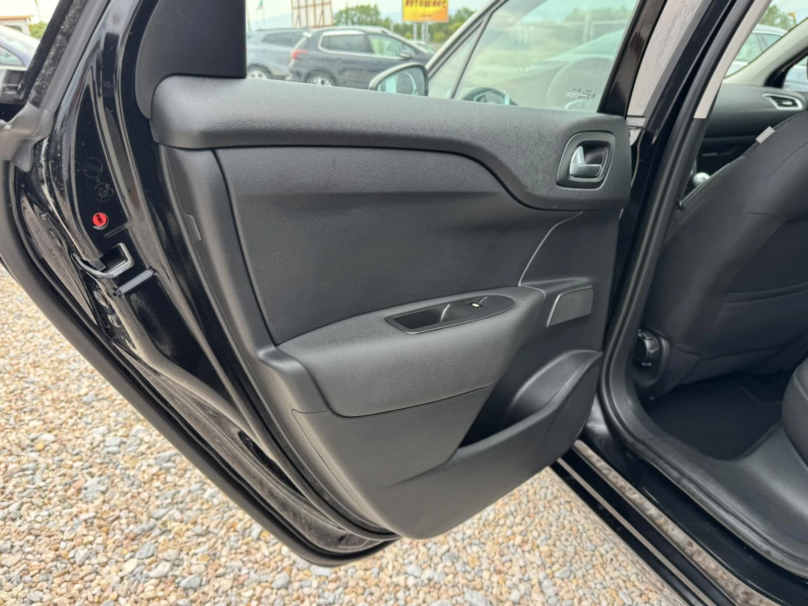 Citroen C4 1.6HDI, снимка 8 - Автомобили и джипове - 55900067