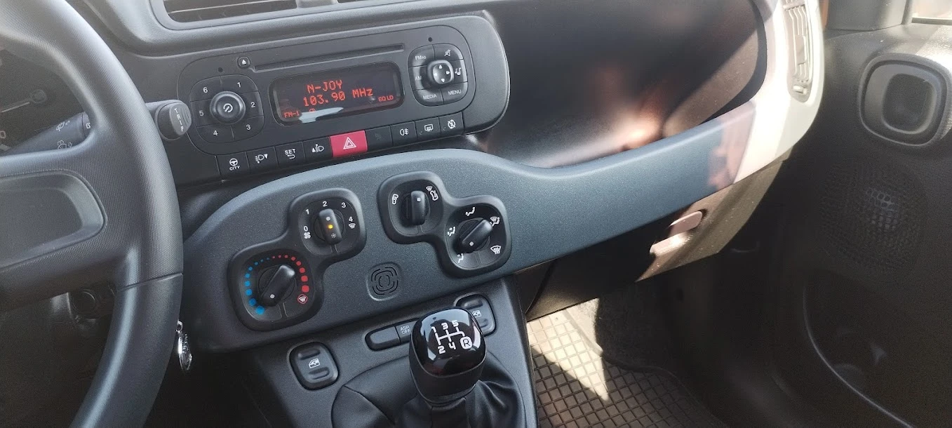 Fiat Panda 1.2i EURO 6, снимка 13 - Автомобили и джипове - 56173062