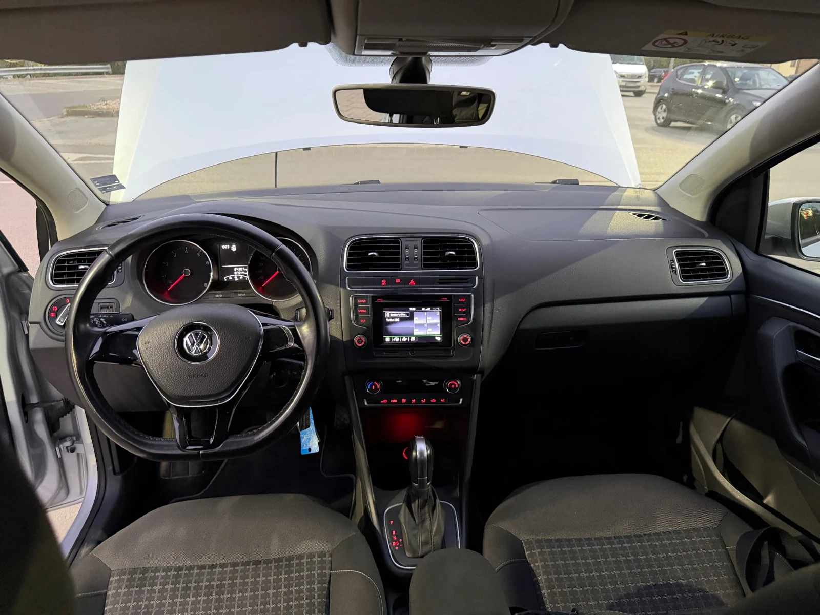 VW Polo 1.2 16v, снимка 11 - Автомобили и джипове - 56275167