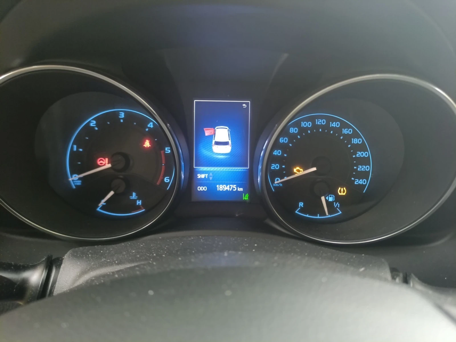 Toyota Auris, снимка 6 - Автомобили и джипове - 56609313
