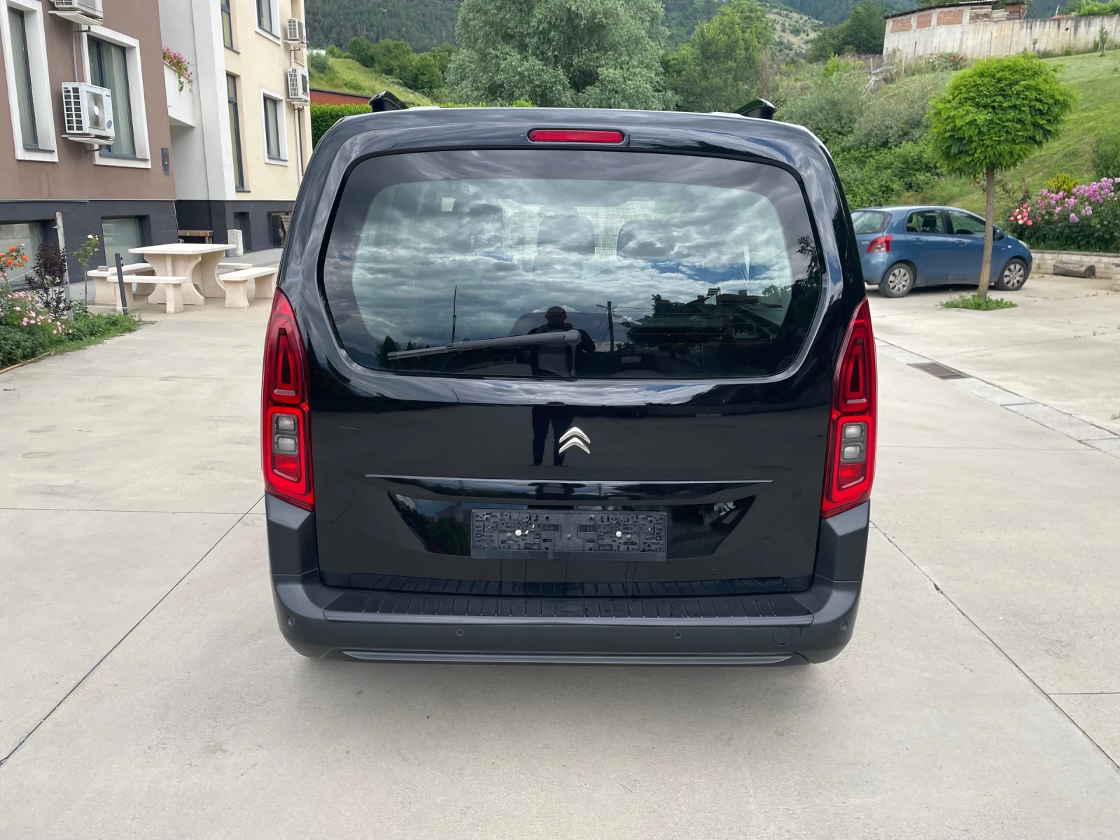 Citroen Berlingo 1.5 HDI автоматик, снимка 6 - Автомобили и джипове - 56681827