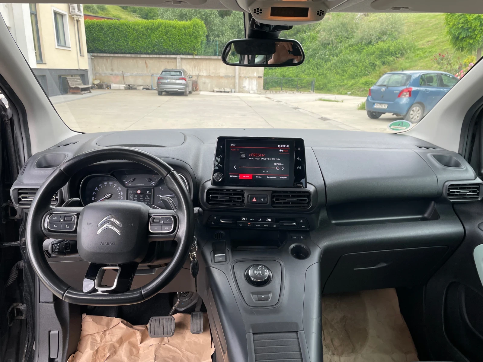 Citroen Berlingo 1.5 HDI автоматик, снимка 13 - Автомобили и джипове - 56681827