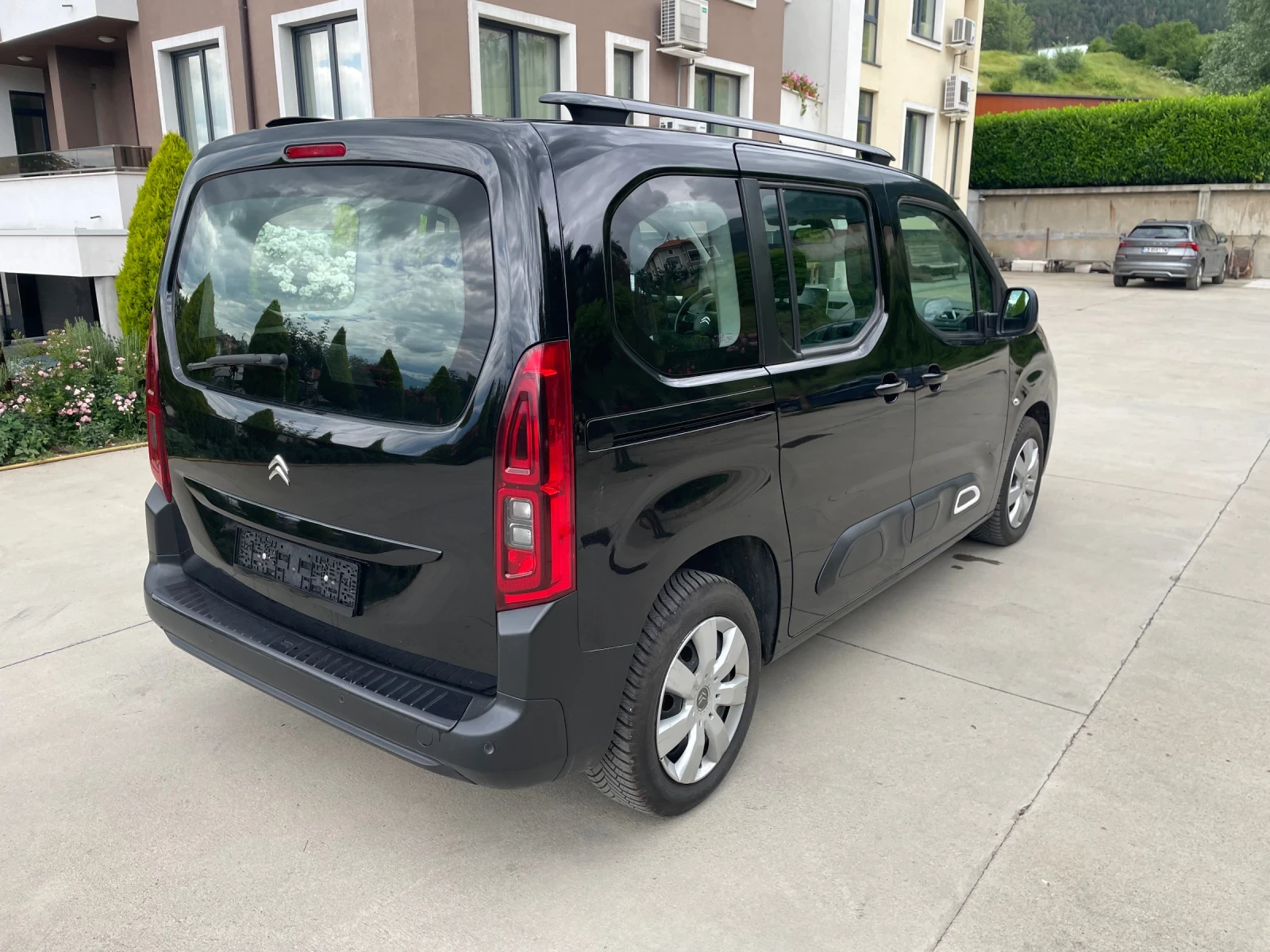 Citroen Berlingo 1.5 HDI автоматик, снимка 5 - Автомобили и джипове - 56681827