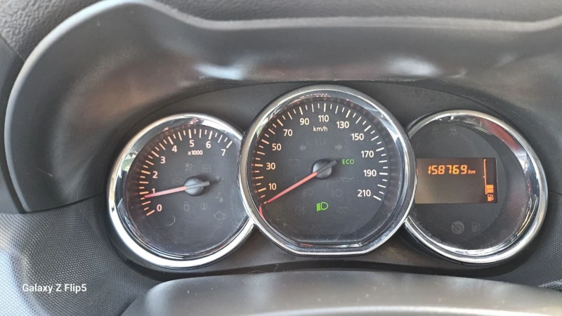 Dacia Duster 1.6i-LPG, снимка 10 - Автомобили и джипове - 51377333