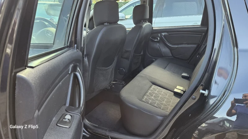 Dacia Duster 1.6i-LPG, снимка 8 - Автомобили и джипове - 51377333