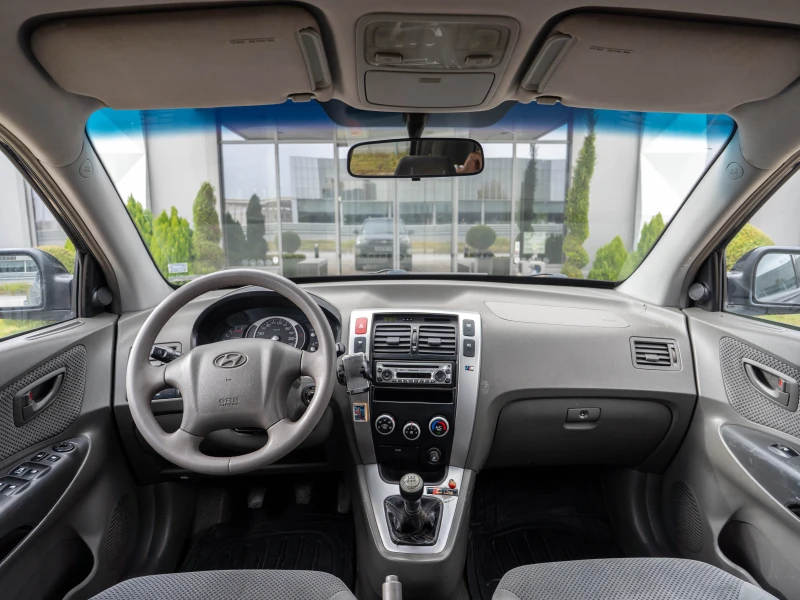 Hyundai Tucson 2.0 CRDI 4X4 Климатик, снимка 9 - Автомобили и джипове - 52436286