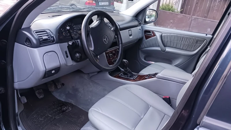 Mercedes-Benz ML 270 2.7D, снимка 7 - Автомобили и джипове - 52727350