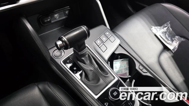 Kia Sportage | НИСКИ КМ | ЧИСТА ИСТОРИЯ, снимка 9 - Автомобили и джипове - 55712443