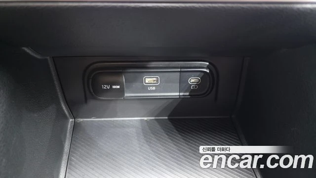 Kia Sportage | НИСКИ КМ | ЧИСТА ИСТОРИЯ, снимка 13 - Автомобили и джипове - 55712443