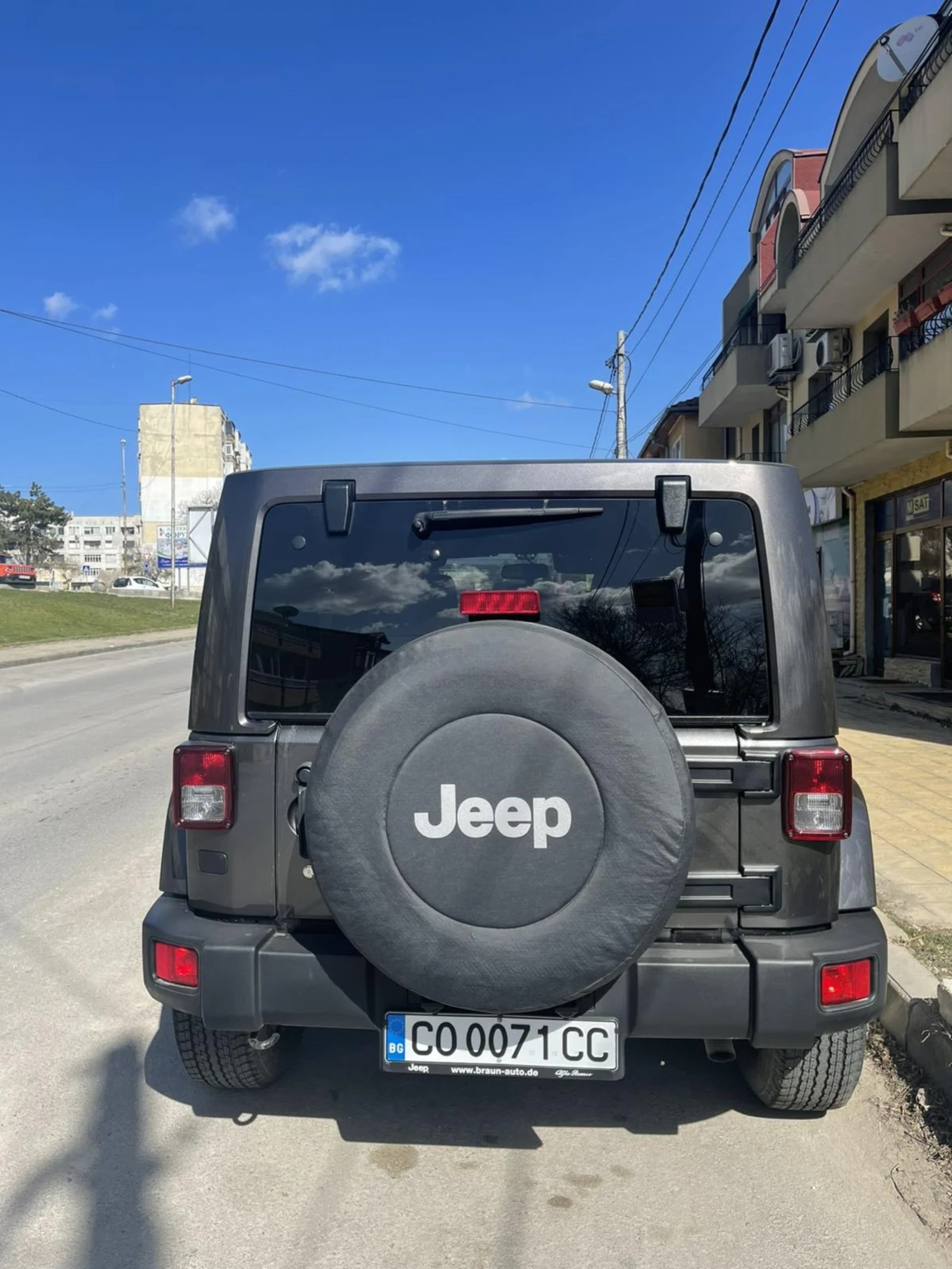 Jeep Wrangler Sahara - изображение 6