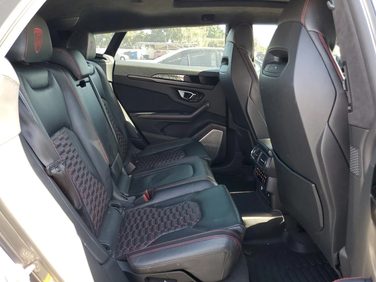 Lamborghini Urus | Mobile.bg   11