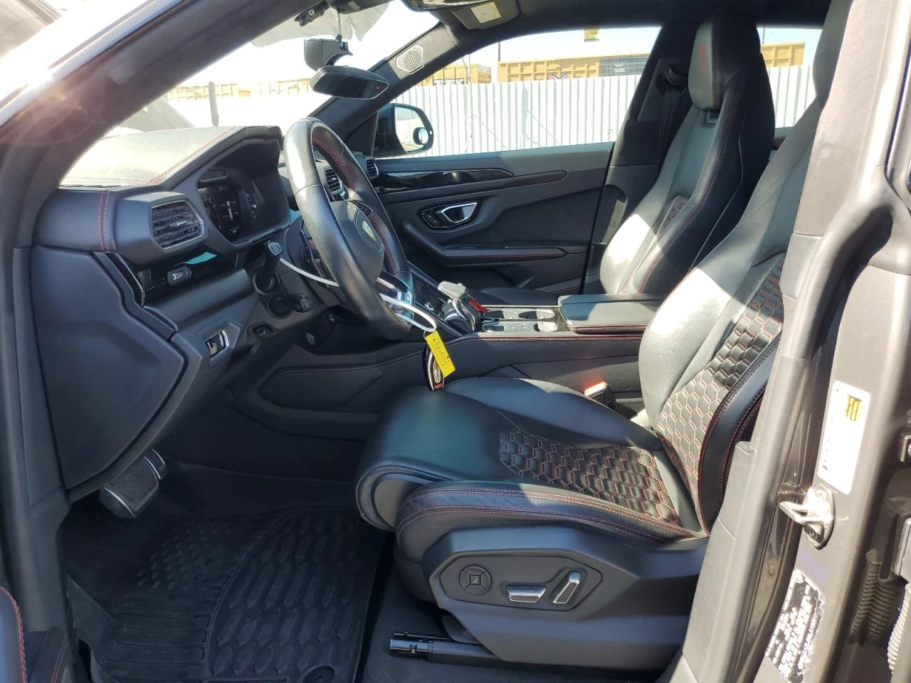 Lamborghini Urus  - изображение 7