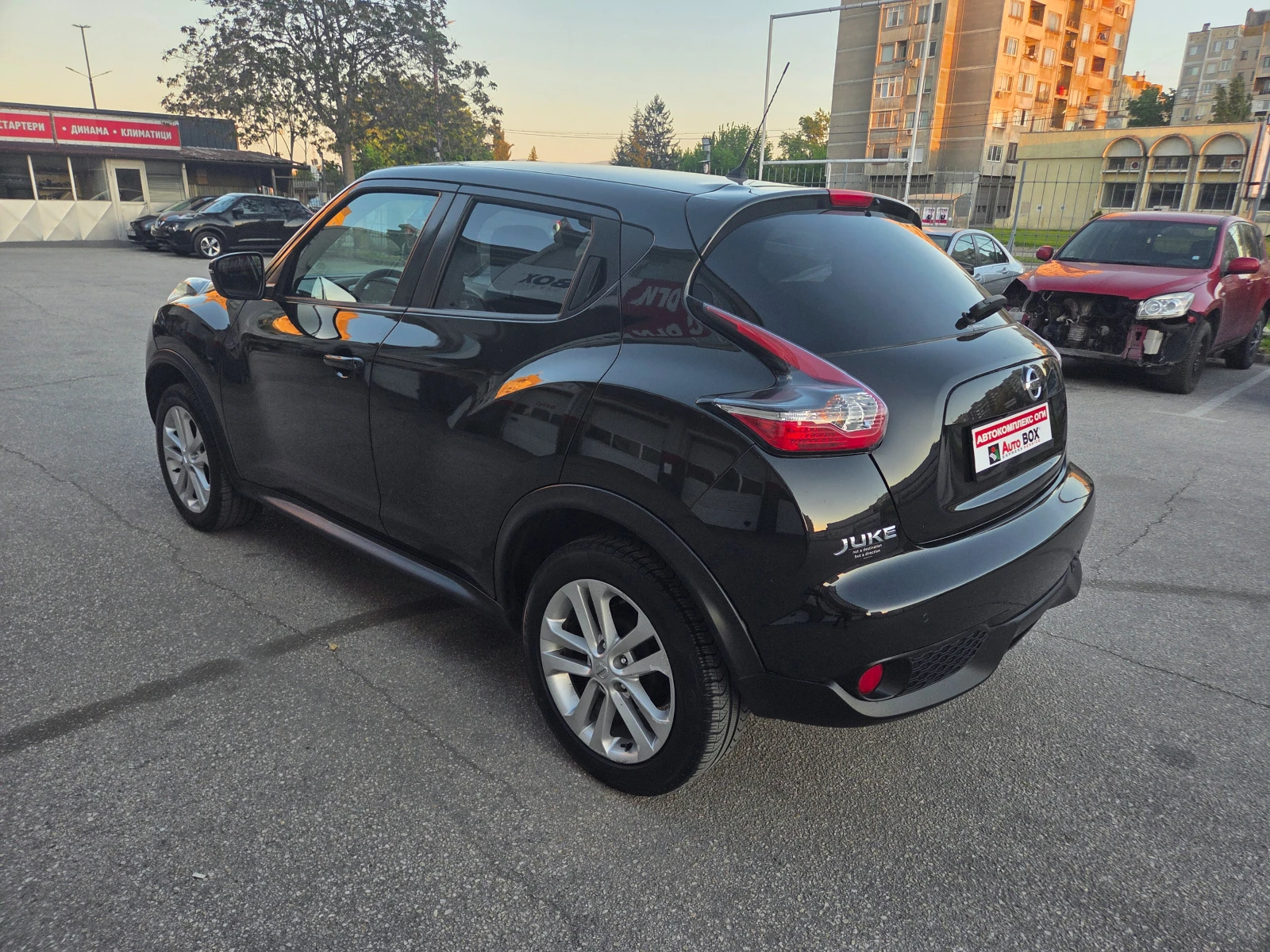 Nissan Juke 1.6i-ECO/GPL+ /Acenta/Navi/Камера, снимка 3 - Автомобили и джипове - 54334230