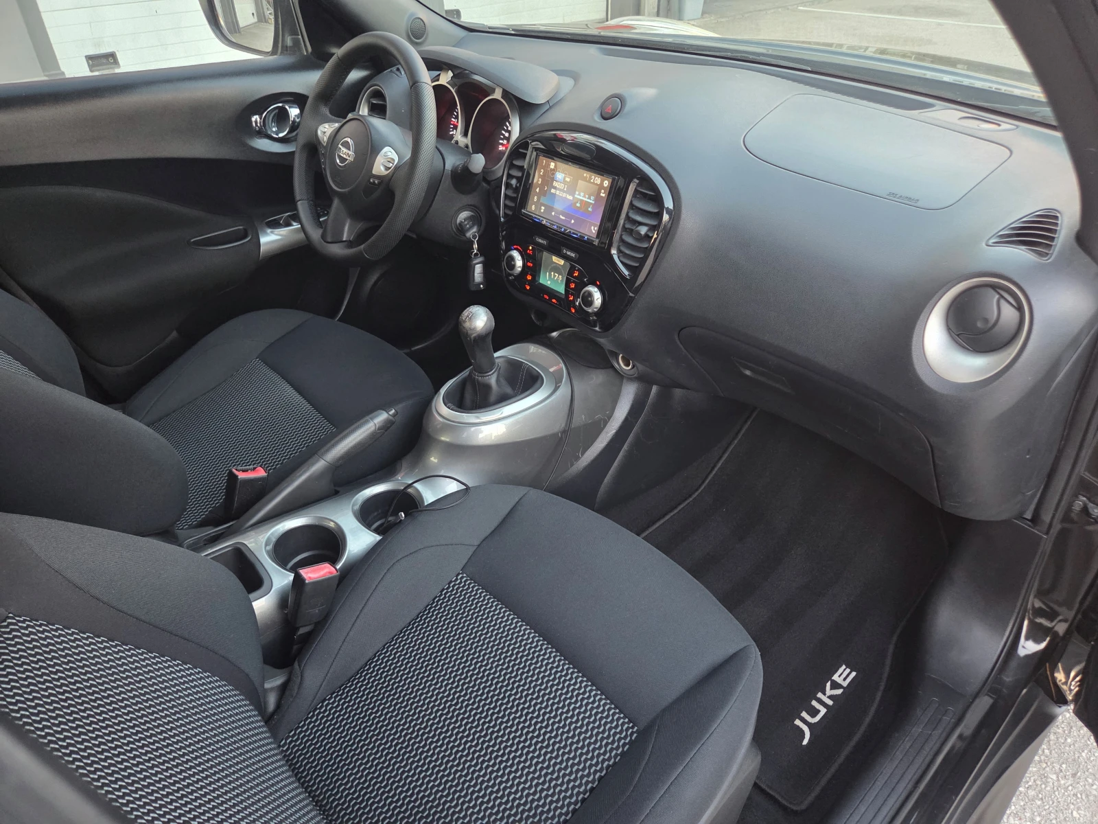 Nissan Juke 1.6i-ECO/GPL+ /Acenta/Navi/Камера, снимка 14 - Автомобили и джипове - 54334230