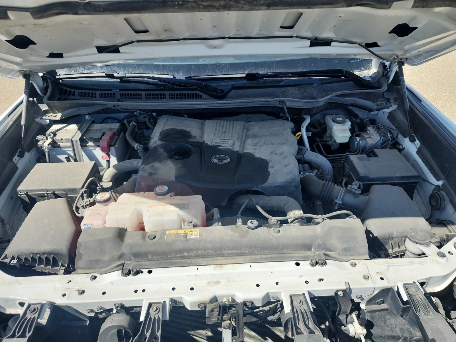 Toyota Tundra 4WD SR CrewMax , снимка 8 - Автомобили и джипове - 54477915