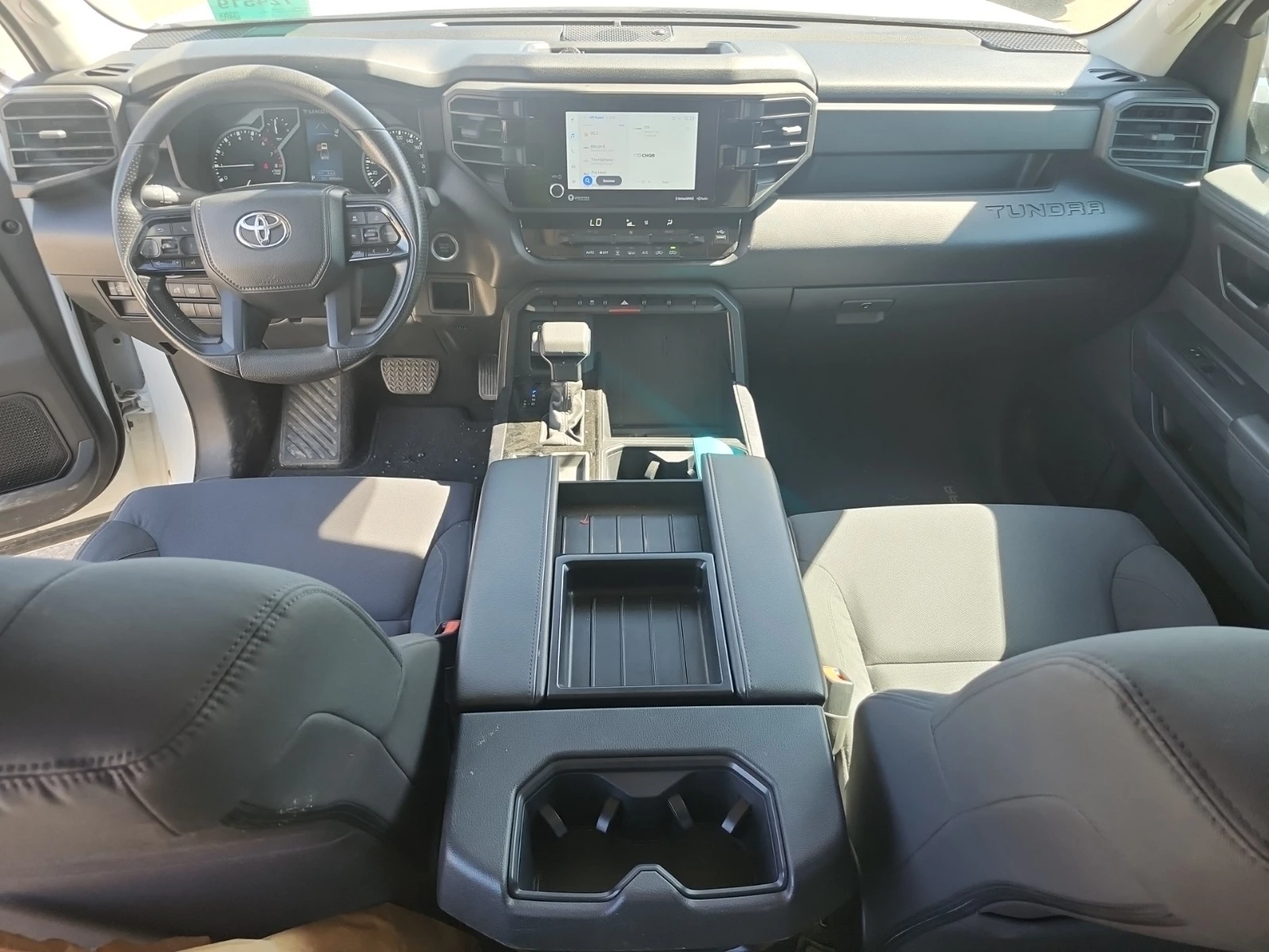 Toyota Tundra 4WD SR CrewMax , снимка 10 - Автомобили и джипове - 54477915