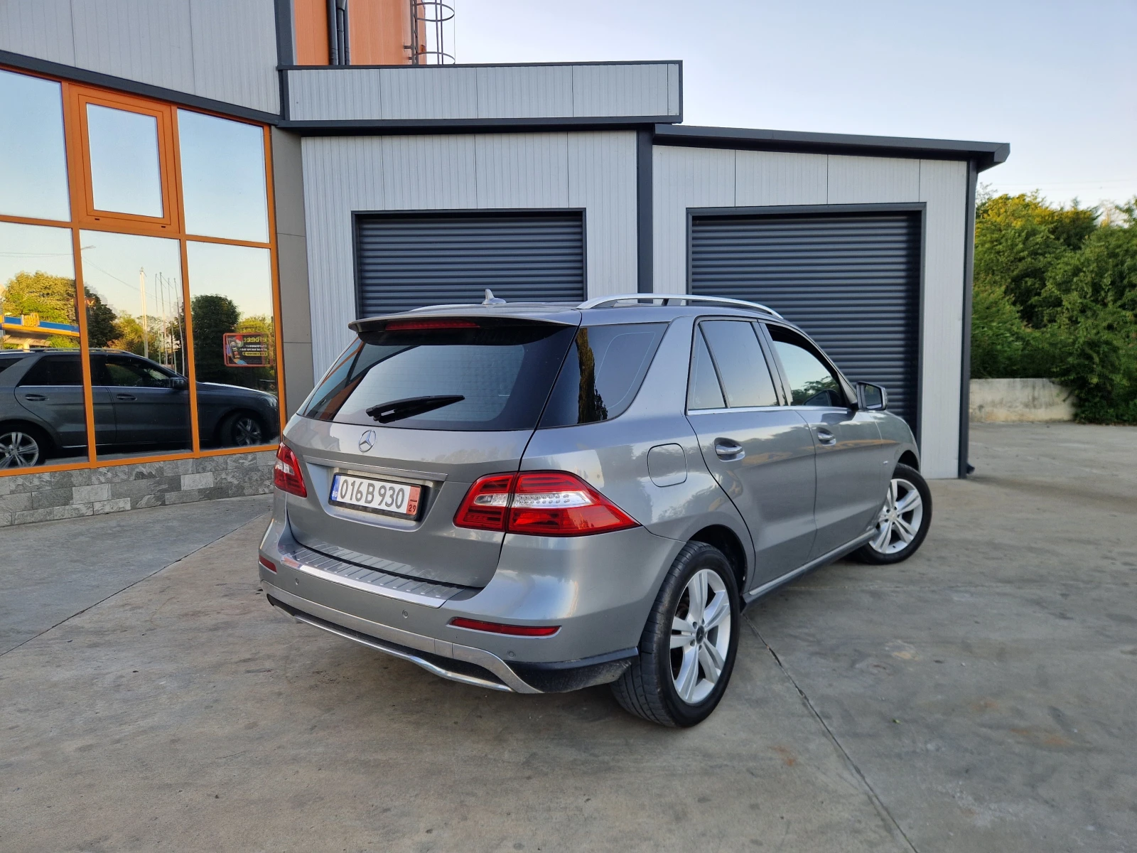Mercedes-Benz ML 350 LED/Кожа/Подгрев, снимка 6 - Автомобили и джипове - 54907779