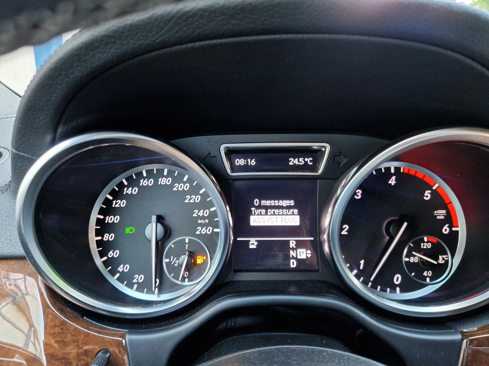Mercedes-Benz ML 350 LED/Кожа/Подгрев, снимка 15 - Автомобили и джипове - 54907779