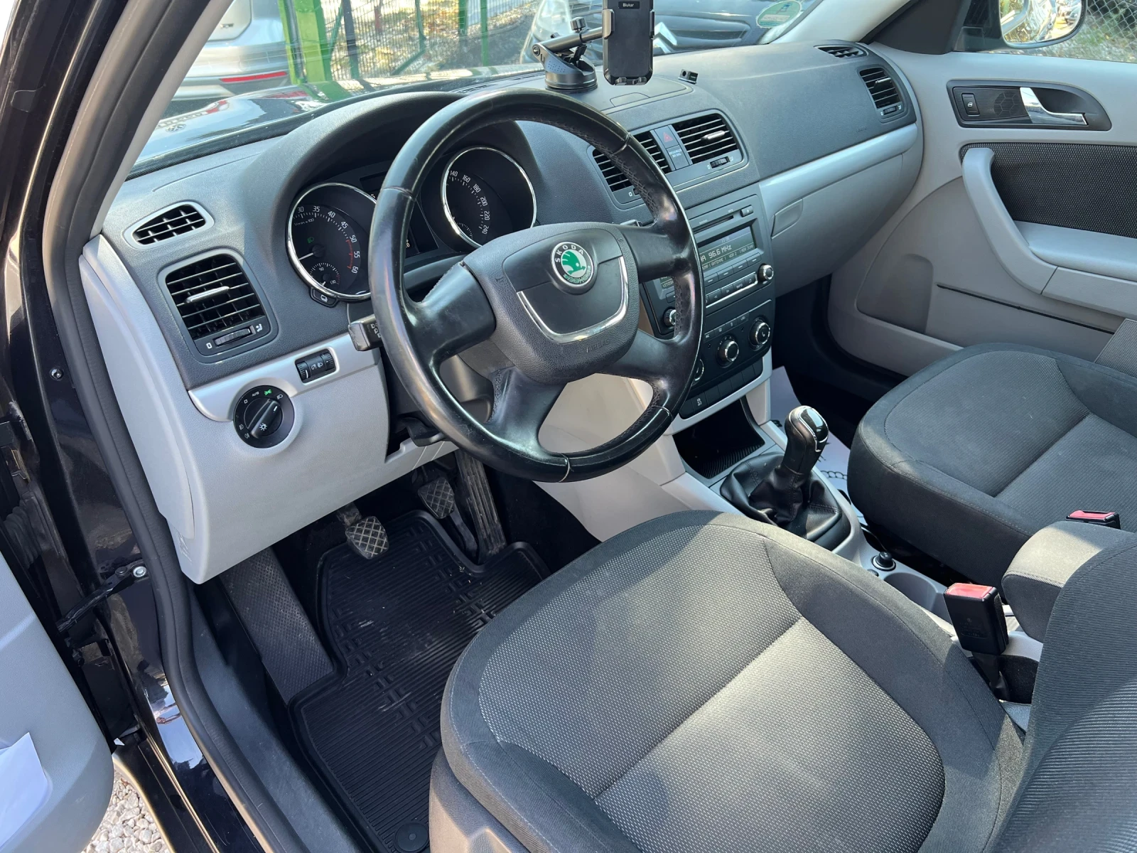 Skoda Yeti 2.0TDI 110KC., снимка 8 - Автомобили и джипове - 56148166