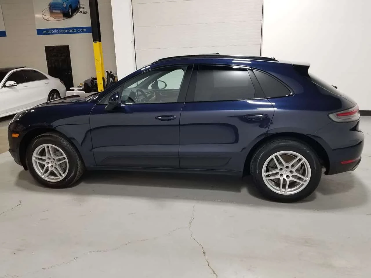 Porsche Macan * 3.0 S ONE OWNER| ACCIDENT FREE| PANOROOF| NAVIGA, снимка 4 - Автомобили и джипове - 56235675