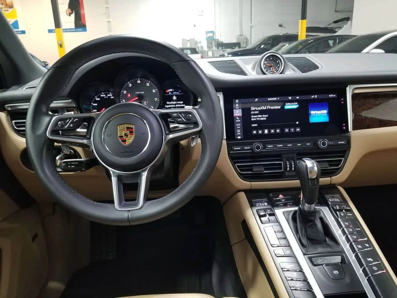 Porsche Macan * 3.0 S ONE OWNER| ACCIDENT FREE| PANOROOF| NAVIGA, снимка 13 - Автомобили и джипове - 56235675