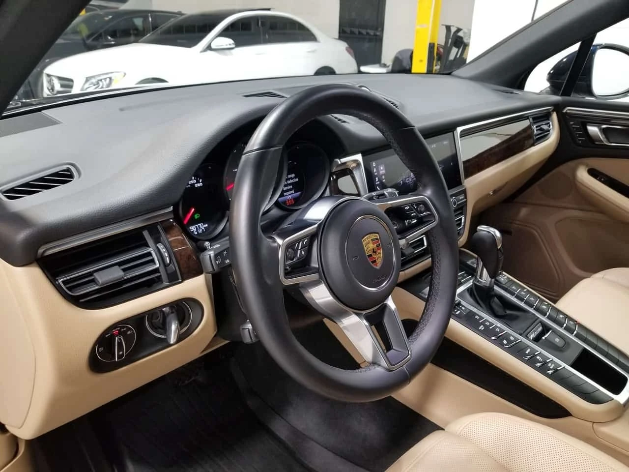 Porsche Macan * 3.0 S ONE OWNER| ACCIDENT FREE| PANOROOF| NAVIGA, снимка 12 - Автомобили и джипове - 56235675