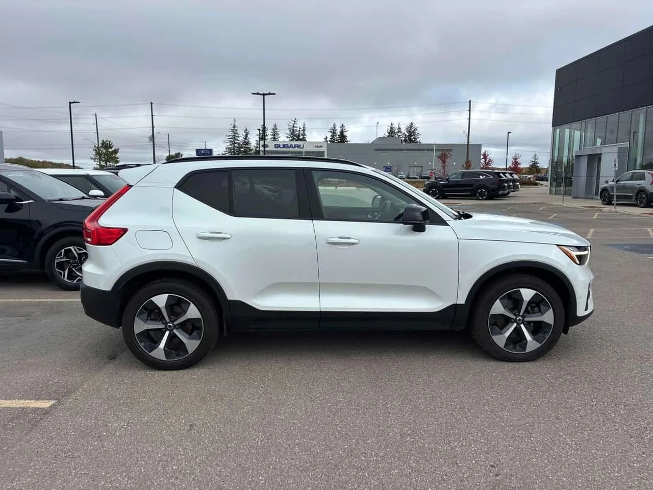 Volvo XC40, снимка 3 - Автомобили и джипове - 56713234