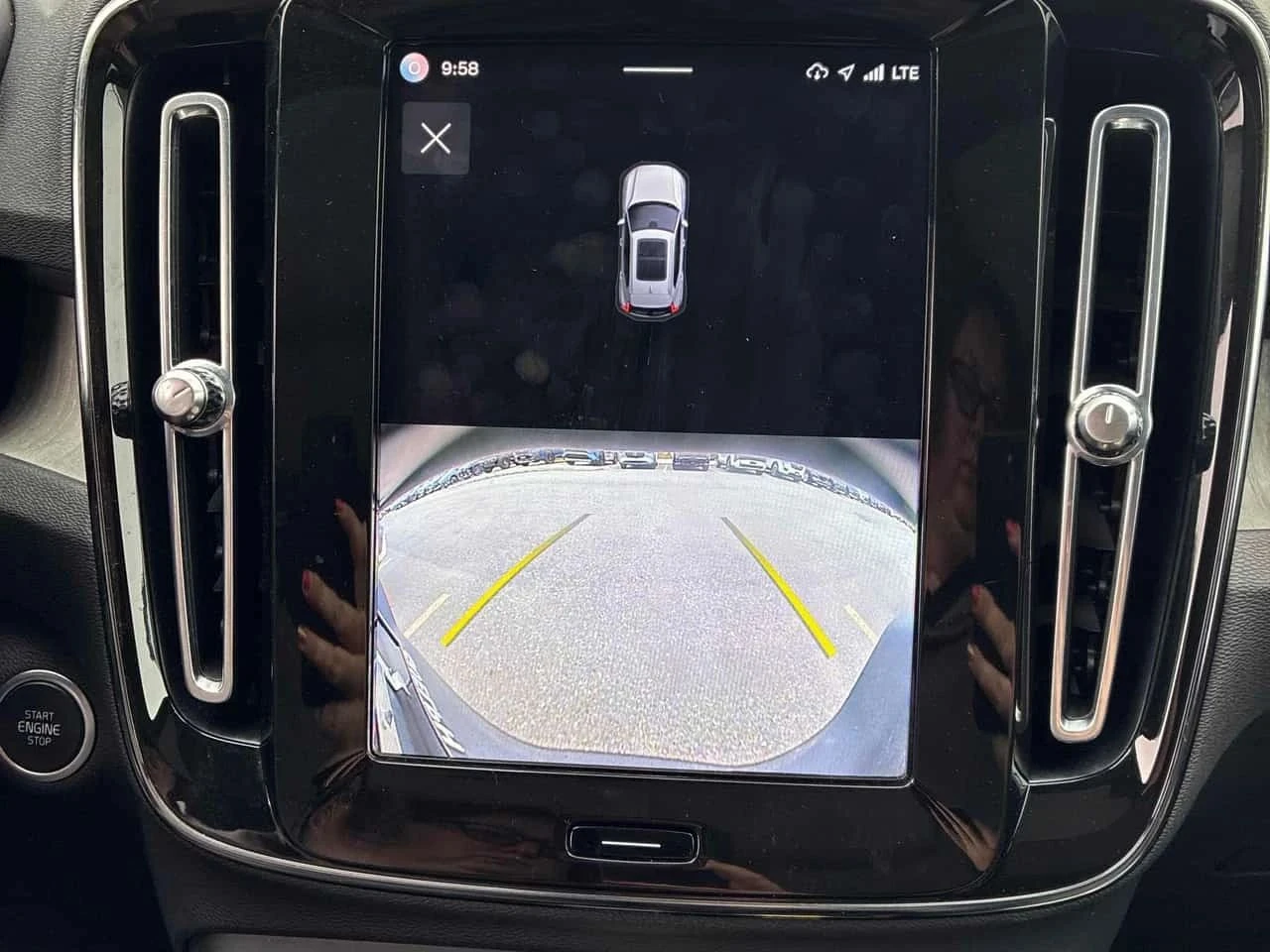 Volvo XC40, снимка 10 - Автомобили и джипове - 56713234