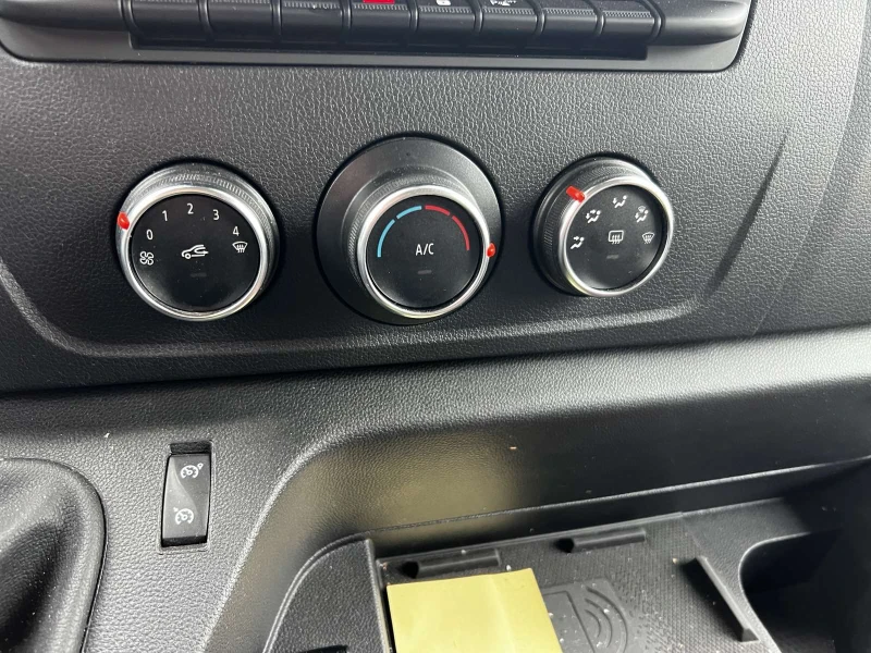 Renault Master, снимка 13 - Бусове и автобуси - 52309434