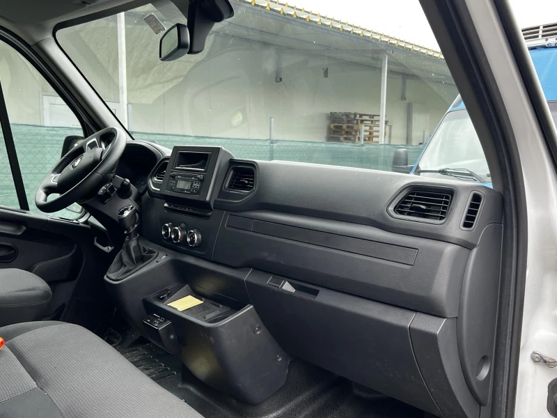 Renault Master, снимка 12 - Бусове и автобуси - 52309434