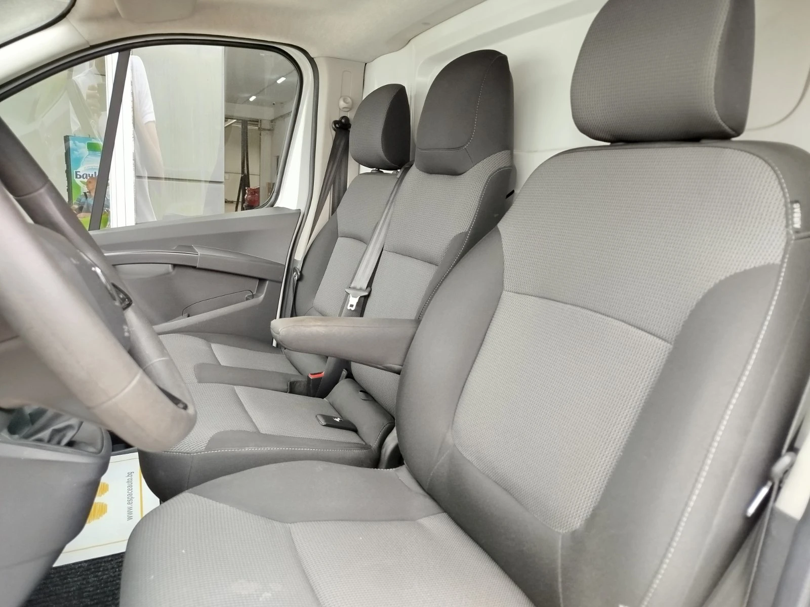 Renault Trafic 2.0 dCi/110 к.с/Life, снимка 14 - Бусове и автобуси - 55024590