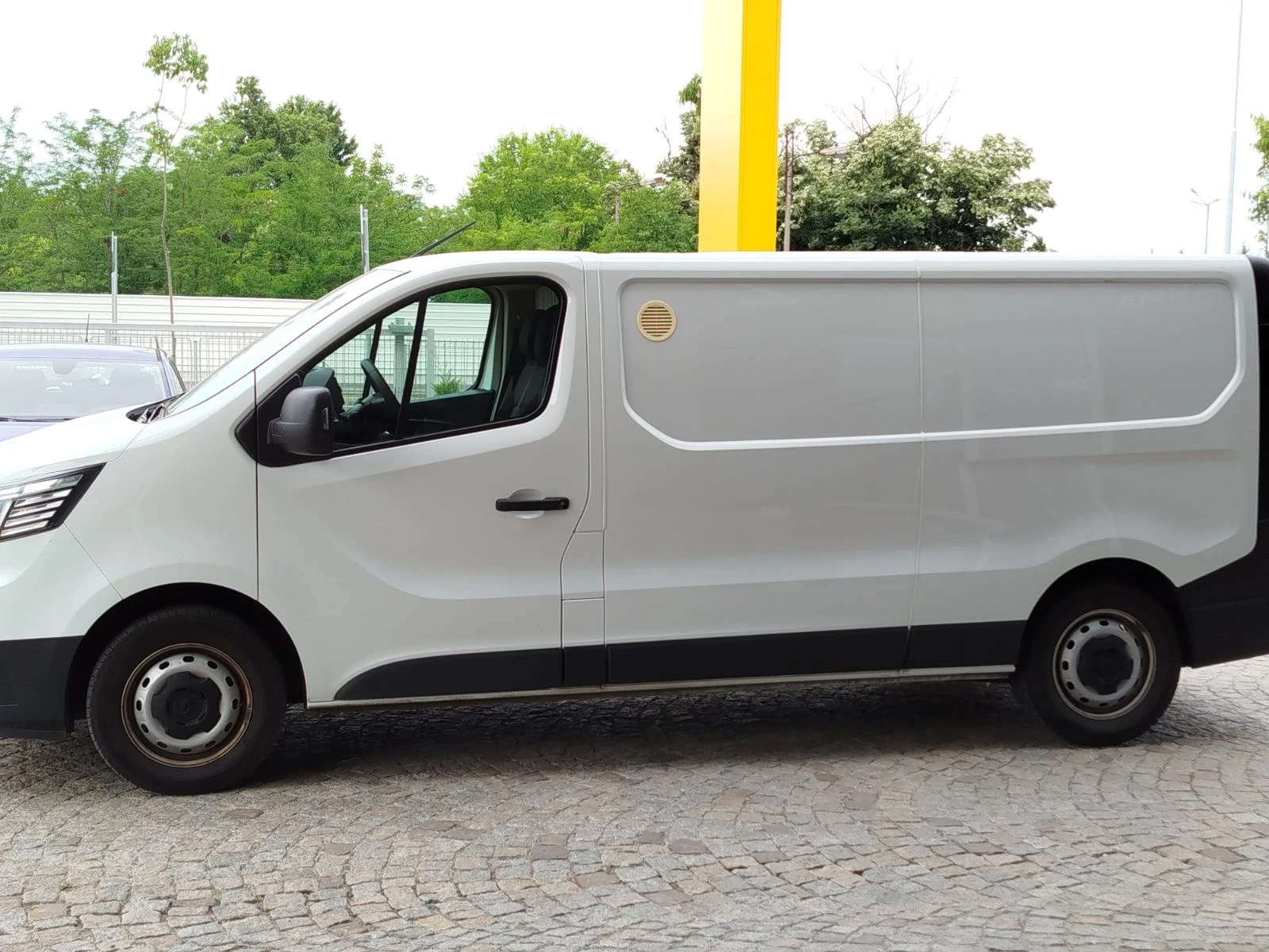 Renault Trafic 2.0 dCi/110 к.с/Life, снимка 8 - Бусове и автобуси - 55024590