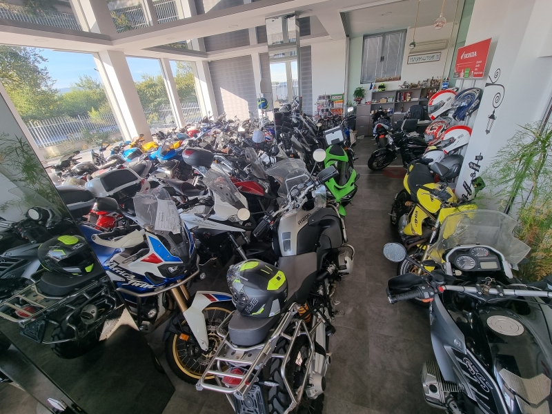 Piaggio Beverly 200, снимка 10 - Мотоциклети и мототехника - 43654971