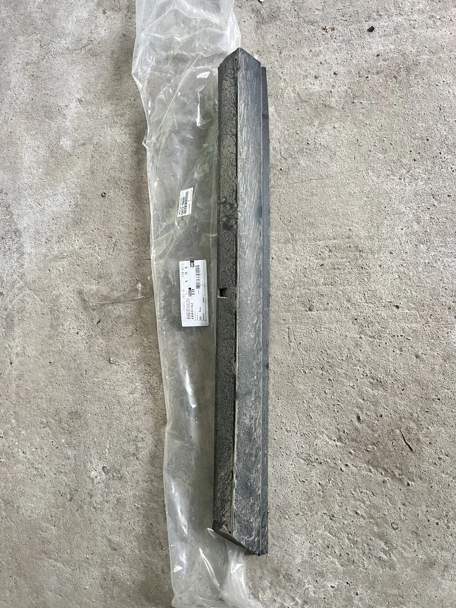 Lexus NX 300h оригинална лайсна предна дясна врата