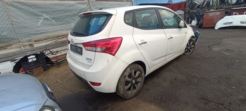 Hyundai Ix20 1.6, снимка 3 - Автомобили и джипове - 43734145