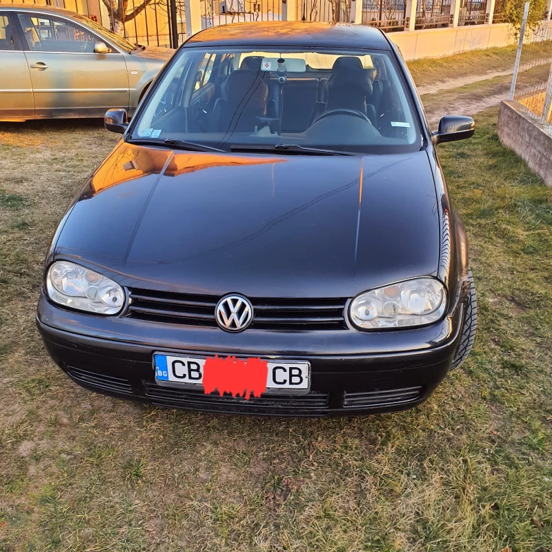 VW Golf 1.6SR, снимка 1 - Автомобили и джипове - 49028565