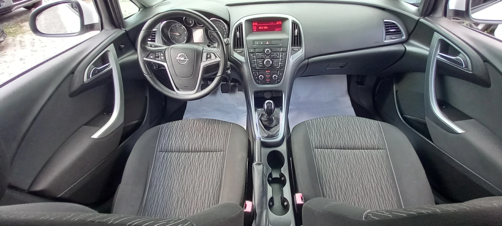 Opel Astra ИЗКЛЮЧИТЕЛНА СЕРВИЗ КНИЖК УНИКТ ОБСЛУЖЕН КАТО НОВА - изображение 9