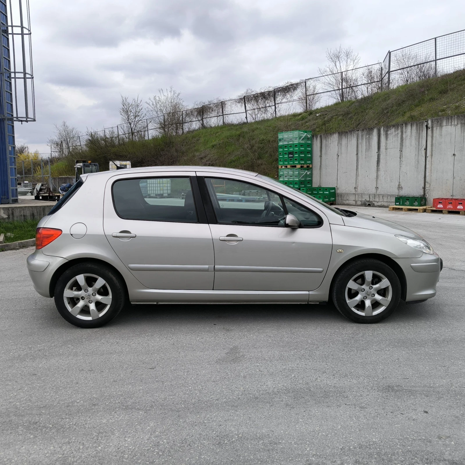 Peugeot 307 2.0 бензин, снимка 5 - Автомобили и джипове - 54088566