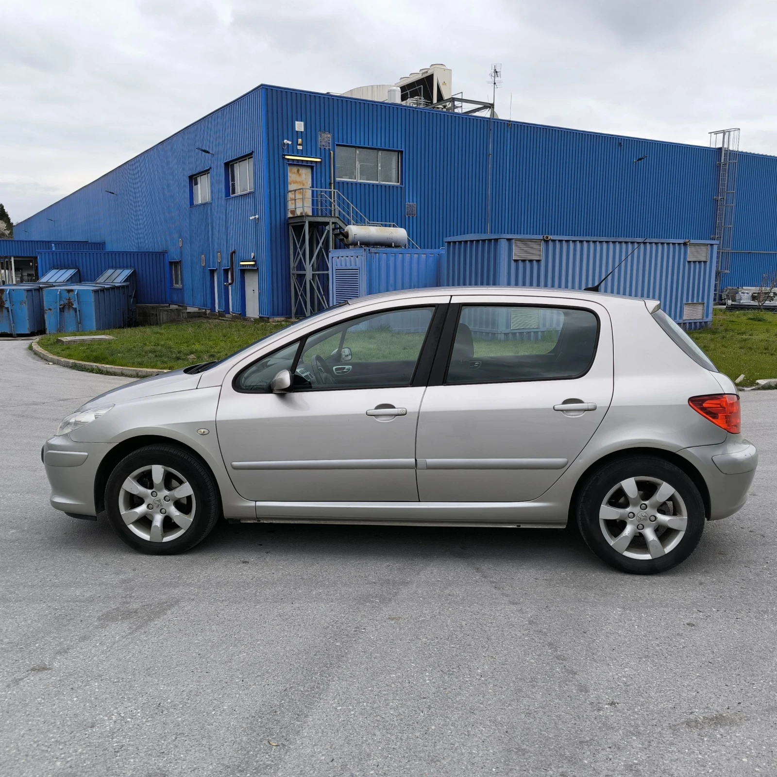 Peugeot 307 2.0 бензин, снимка 4 - Автомобили и джипове - 54088566
