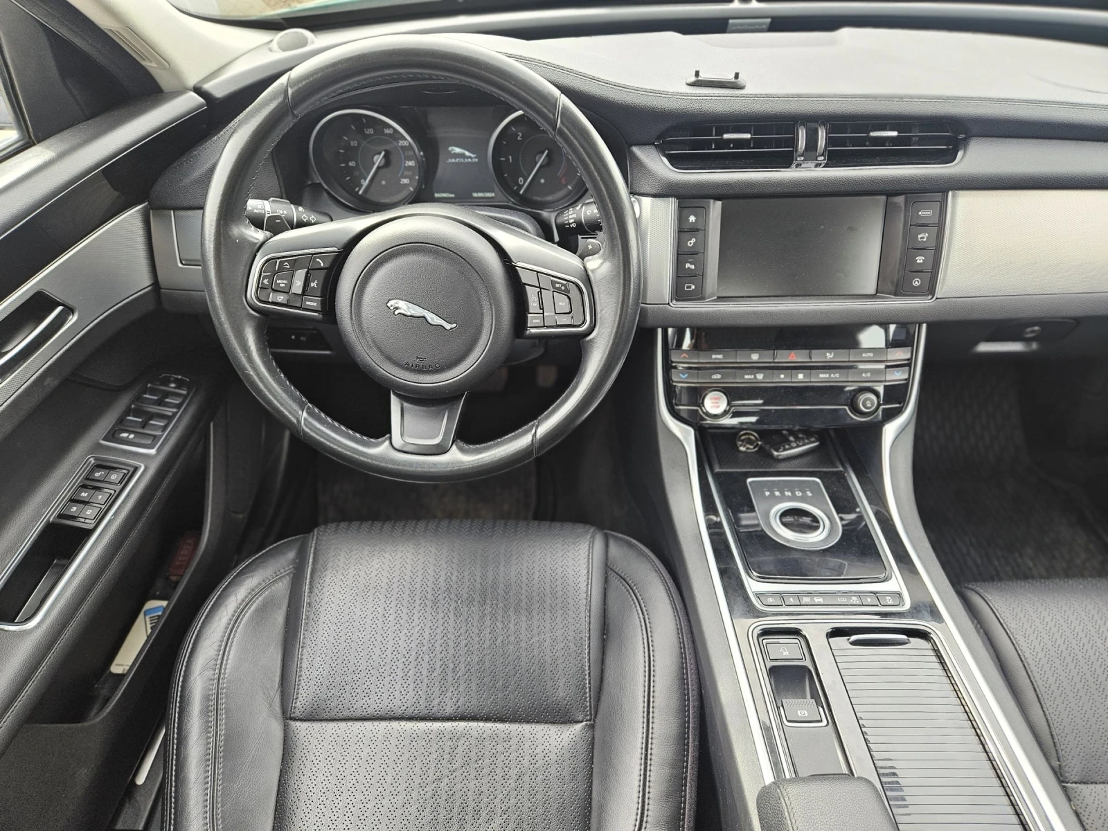 Jaguar Xf 3.0D swiss edition  | Mobile.bg — изображение 11