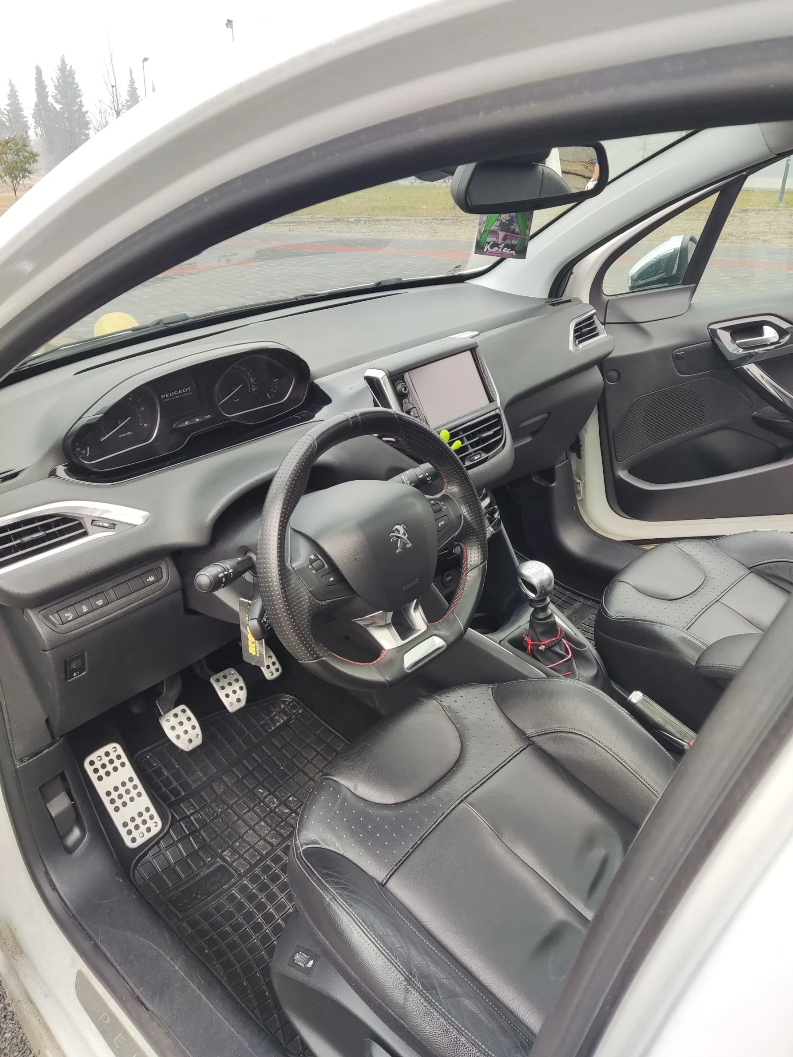 Peugeot 208 | Mobile.bg   9