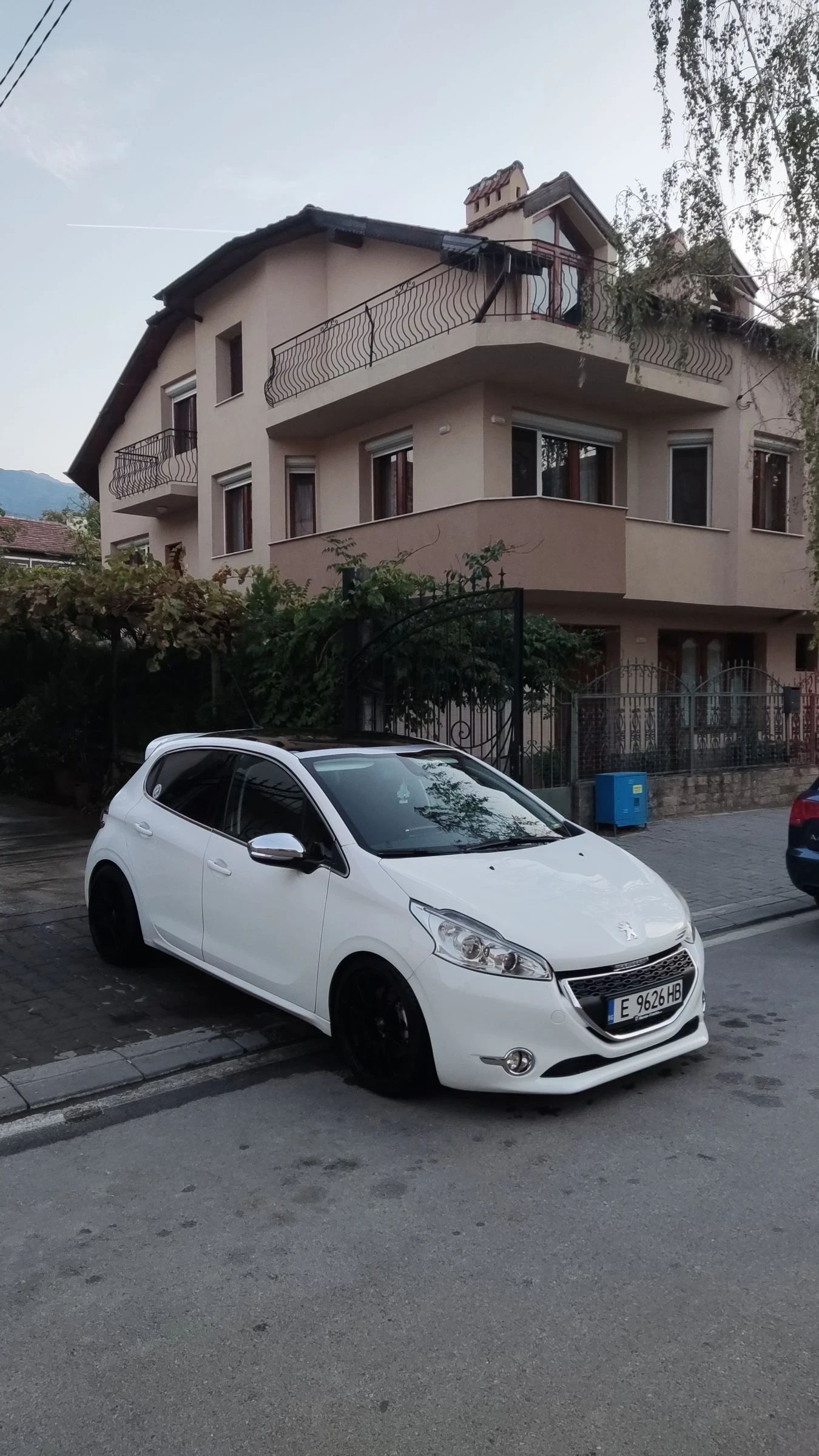 Peugeot 208 | Mobile.bg � ����������� 1