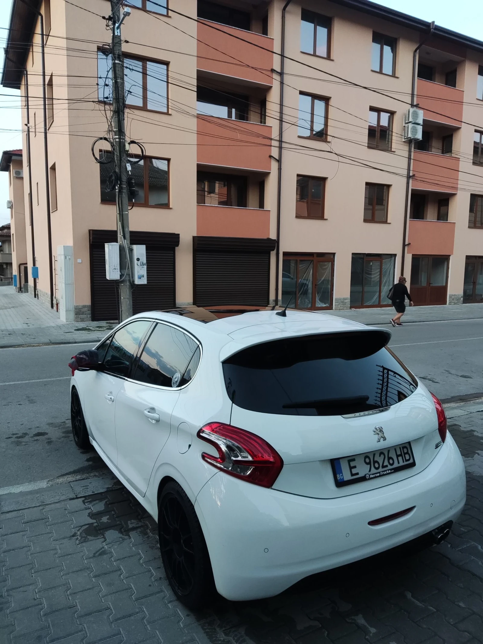 Peugeot 208  - изображение 3