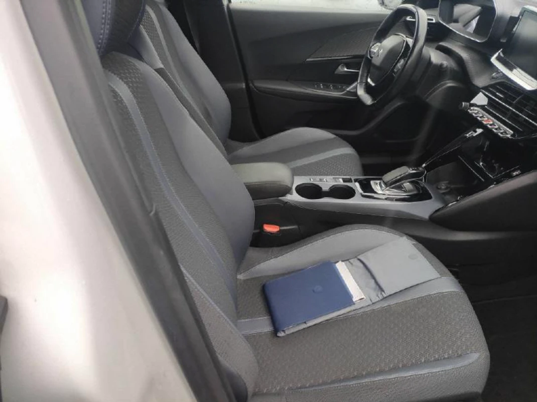 Peugeot 2008 e-2008 Allure, снимка 10 - Автомобили и джипове - 53800838